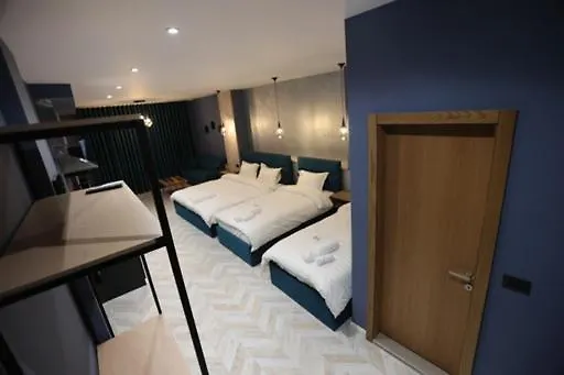 B.g Luxury *