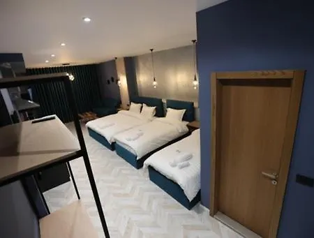 B.g Luxury *